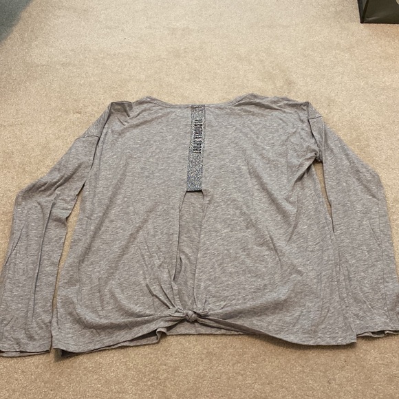 NWOT Open back long sleeve tee - Picture 2 of 9